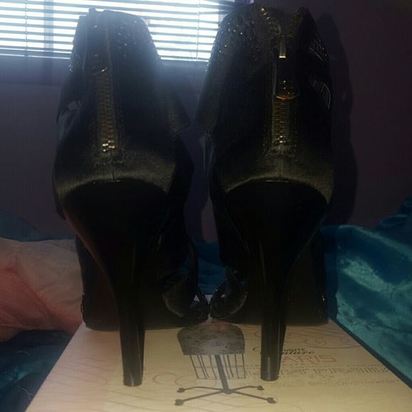 BCBG Heels - Picture 4 of 4